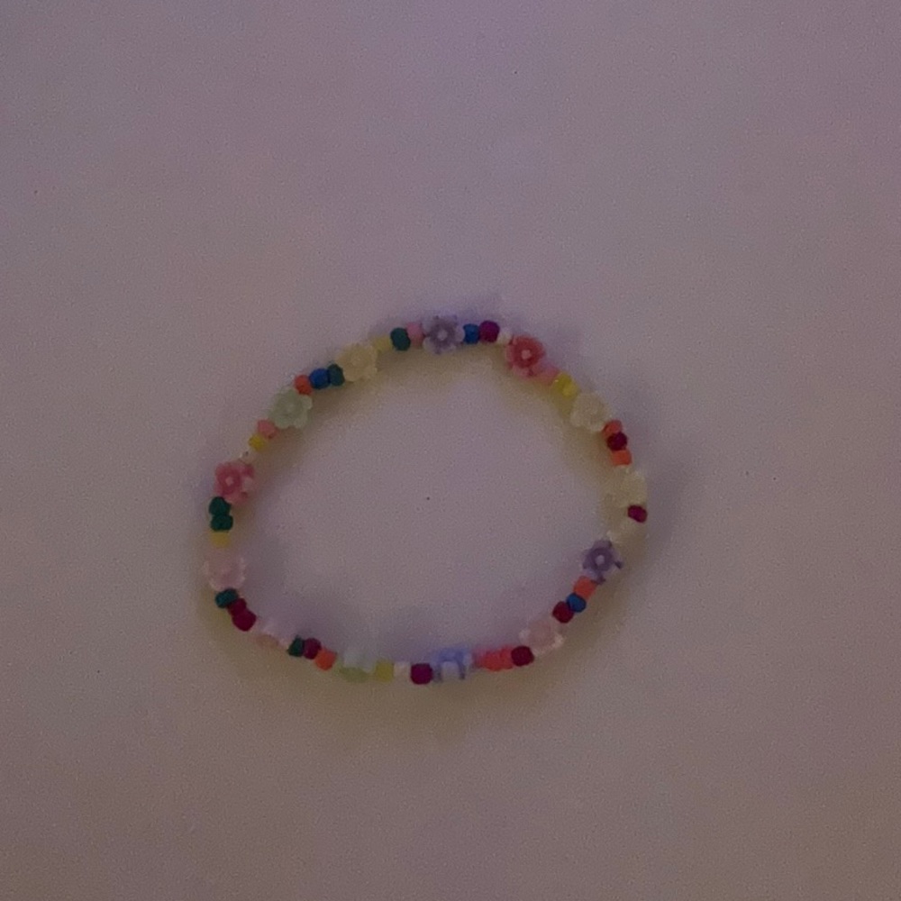 pretty flower beaded bracelet!